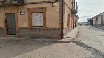 Casa De Pueblo En Venta En Calle Moral, 10