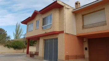 Chalet pareado en venta en calle San Miguel