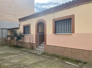 Casa De Pueblo En Venta En Paseo La Sagrada, 26