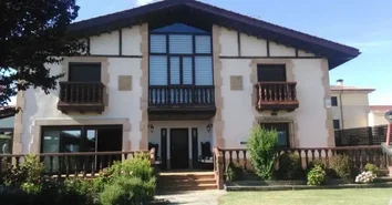 Casa O Chalet Independiente En Venta En Eduardo SaavedraEloy Sanz Villa