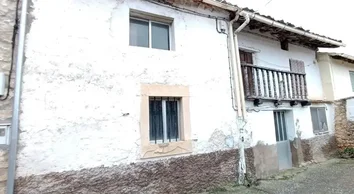 Casa De Pueblo En Venta En Calle Real, 31