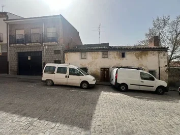 Chalet Pareado En Venta En Calle Vallespín