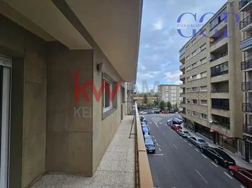 Piso En Venta En Avenida Campoamor, 10