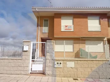 Chalet Pareado En Venta En Ayuso