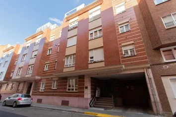 Piso En Venta En Calle Doctor Díaz Caneja