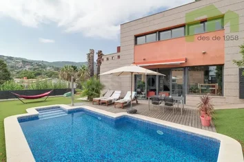 Casa o chalet independiente en venta en calle Acàcies