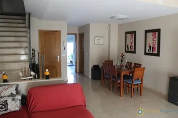 Chalet Adosado En Venta En Piles