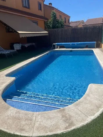 Chalet Adosado En Venta En Calle Centeno, 2