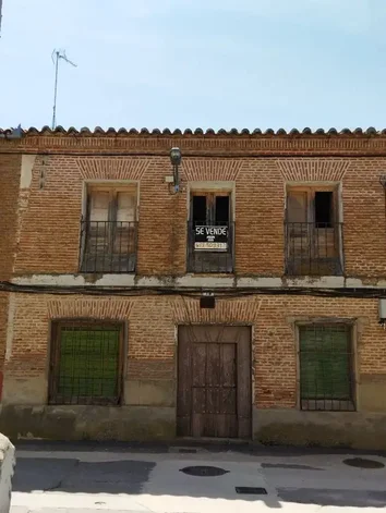 Casa De Pueblo En Venta En Calle De Nogales Delicado, 11