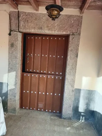 Casa De Pueblo En Venta En Calle Crespos, 3