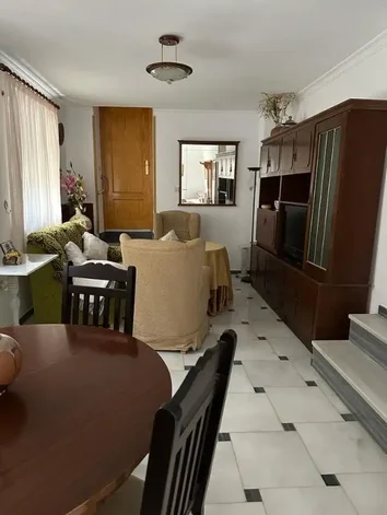 Chalet Adosado En Venta En Calle Cruces, 14