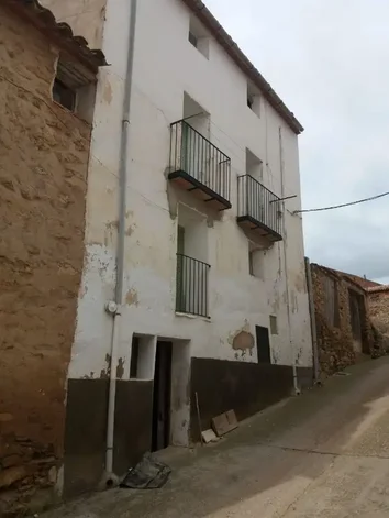 Casa De Pueblo En Venta En Calle Cervera, 15