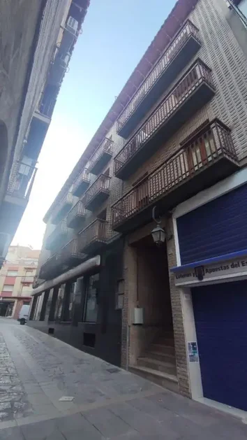 Piso En Venta En Calle Del Pilar, 3