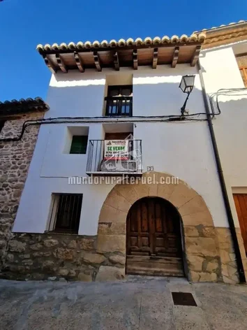 Casa De Pueblo En Venta En Mayor