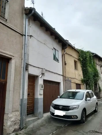 Casa de pueblo en venta en calle Segovia, 25