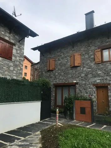 Chalet Adosado En Venta En Camino Clos, 5