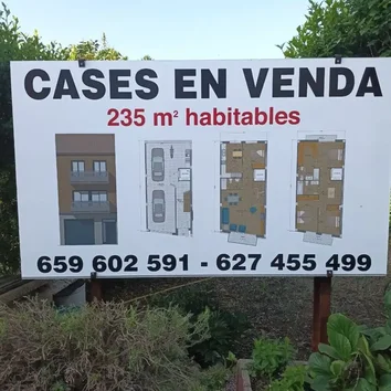 Chalet Adosado En Venta En Paseo Bisbe Comellas, 30