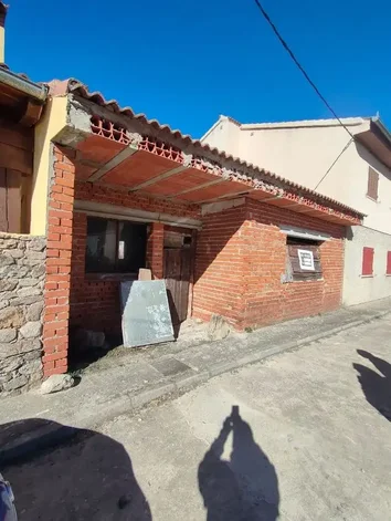 Casa De Pueblo En Venta En Calle La Fuente, 25