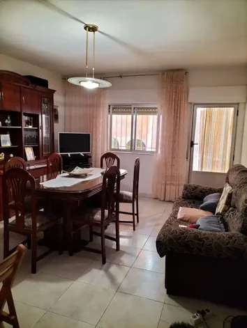 Casa De Pueblo En Venta En Larga, 17