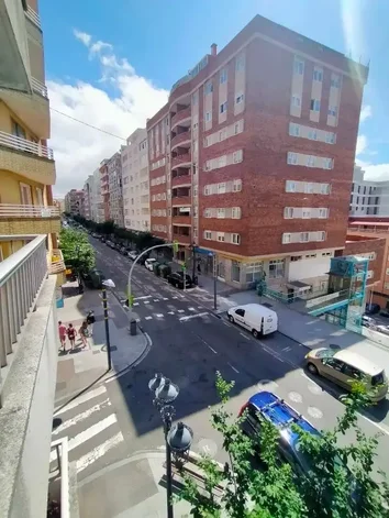 Piso En Venta En Conde De Torrecedeira, 35