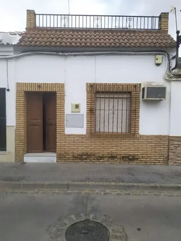 Chalet Adosado En Venta En Calle Olivos