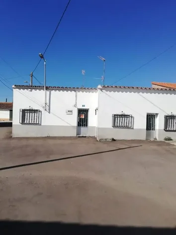 Casa De Pueblo En Venta En Calle Rincones, 3