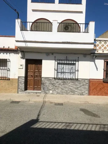 Chalet Adosado En Venta En Calle Santander, 16