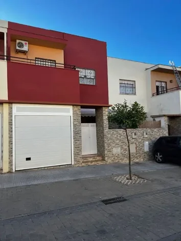 Chalet Adosado En Venta En Olmeca, 47