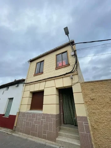 Chalet Adosado En Venta En Calle Valdenebro, 6