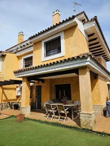 Chalet Pareado En Venta En Espartinas Pueblo