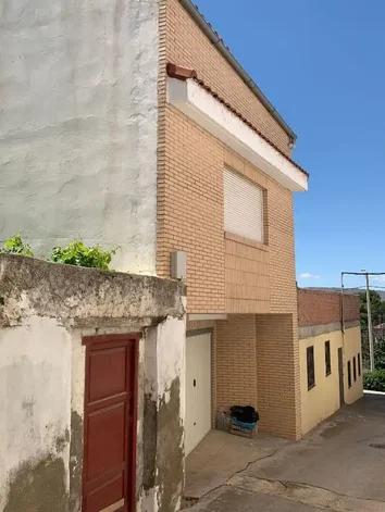 Chalet Adosado En Venta En Calle Veintinueve De Octubre, 3