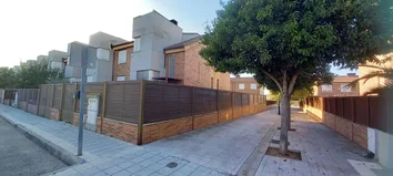 Chalet Pareado En Venta En Calle Toledano, 32