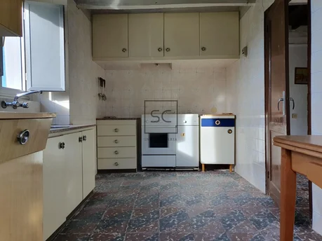 Casa con Finca y Bodega en Sedes, Narón