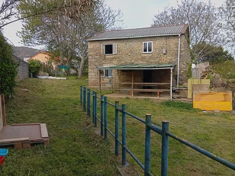 Casa de piedra con finca rústica en Serantes, Ferrol.