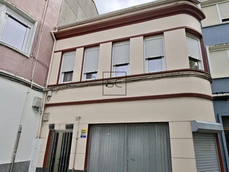 Casa con jardín y garaje en Porta Nova, Ferrol