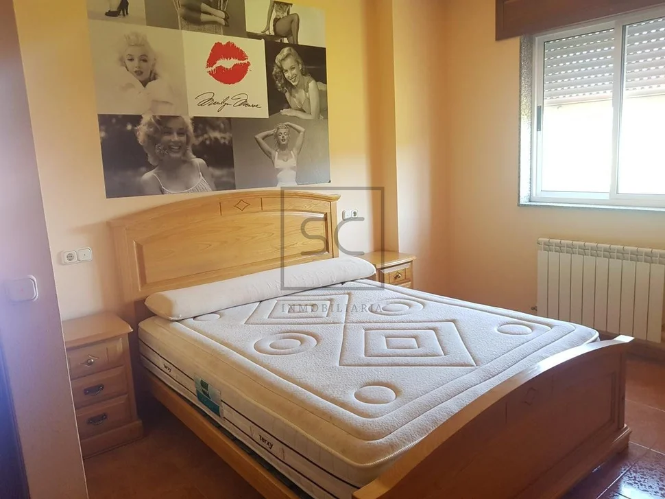 Casa con terraza, patio y bodega en el val, narón