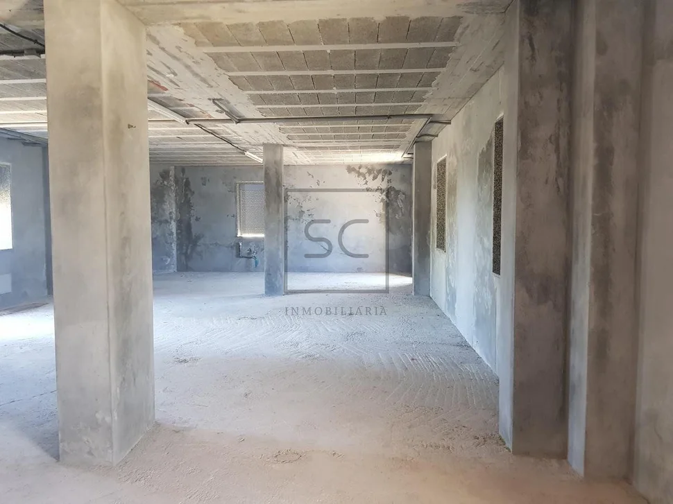 Casa con terraza, patio y bodega en el val, narón