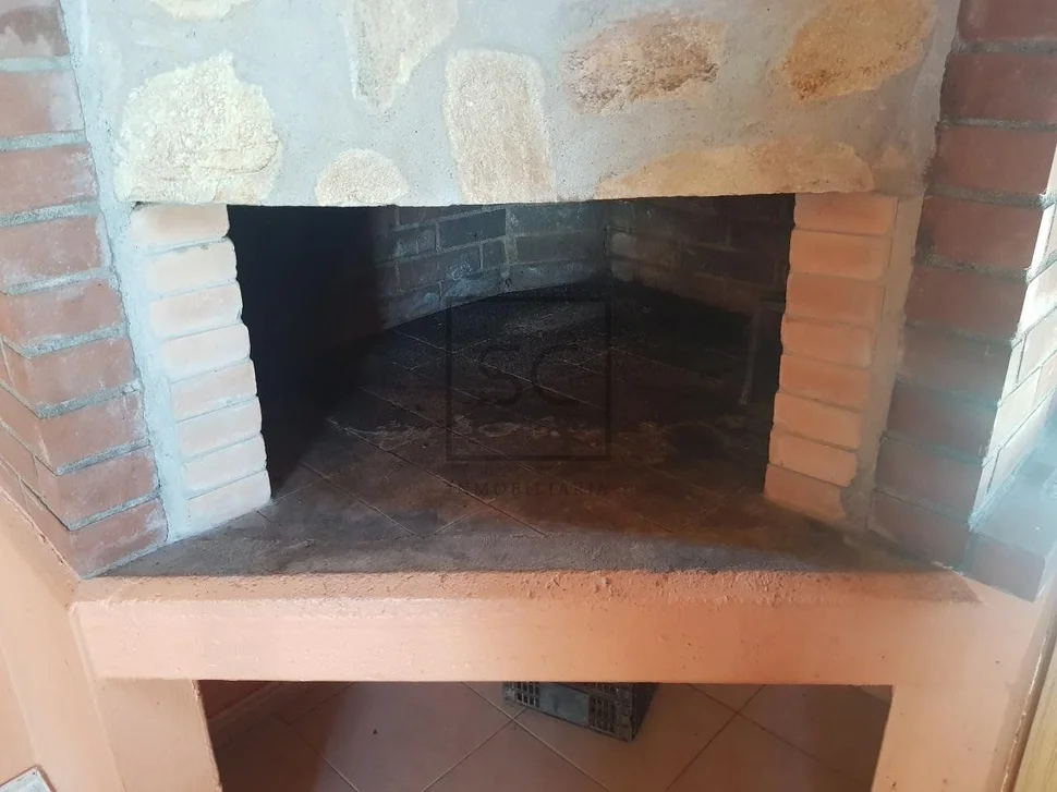 Casa con terraza, patio y bodega en el val, narón