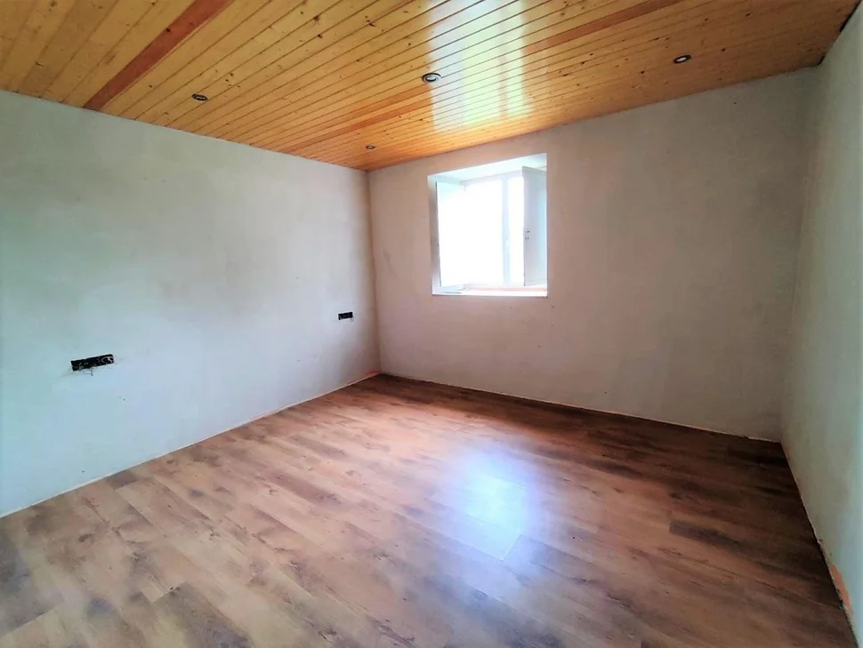 Casa de piedra para rehabilitar en narahío, san sadurniño