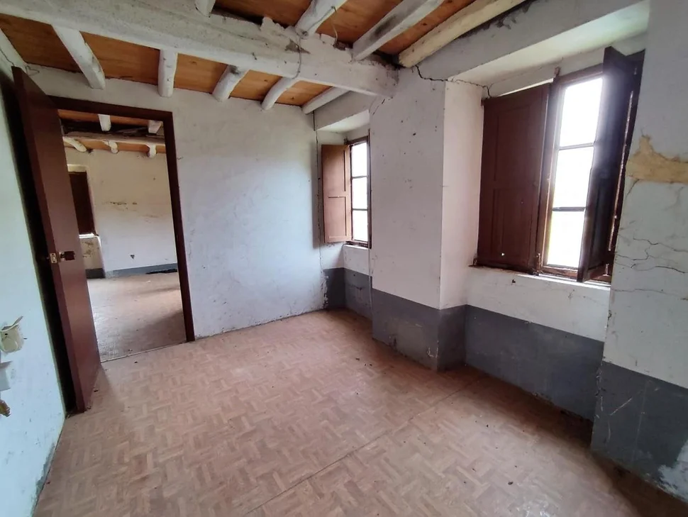 Casa de piedra para rehabilitar en narahío, san sadurniño