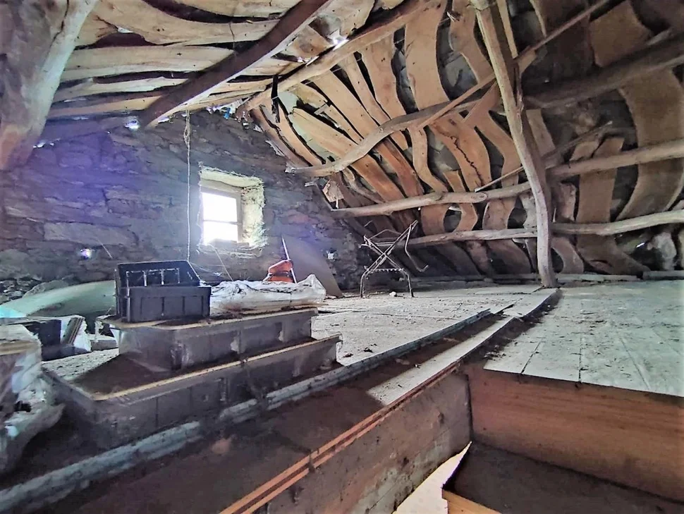 Casa de piedra para rehabilitar en narahío, san sadurniño