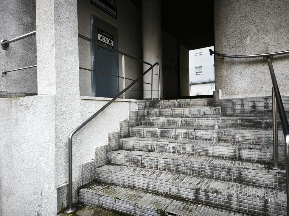 Se Vende bajo Comercial en Esteiro, Ferrol