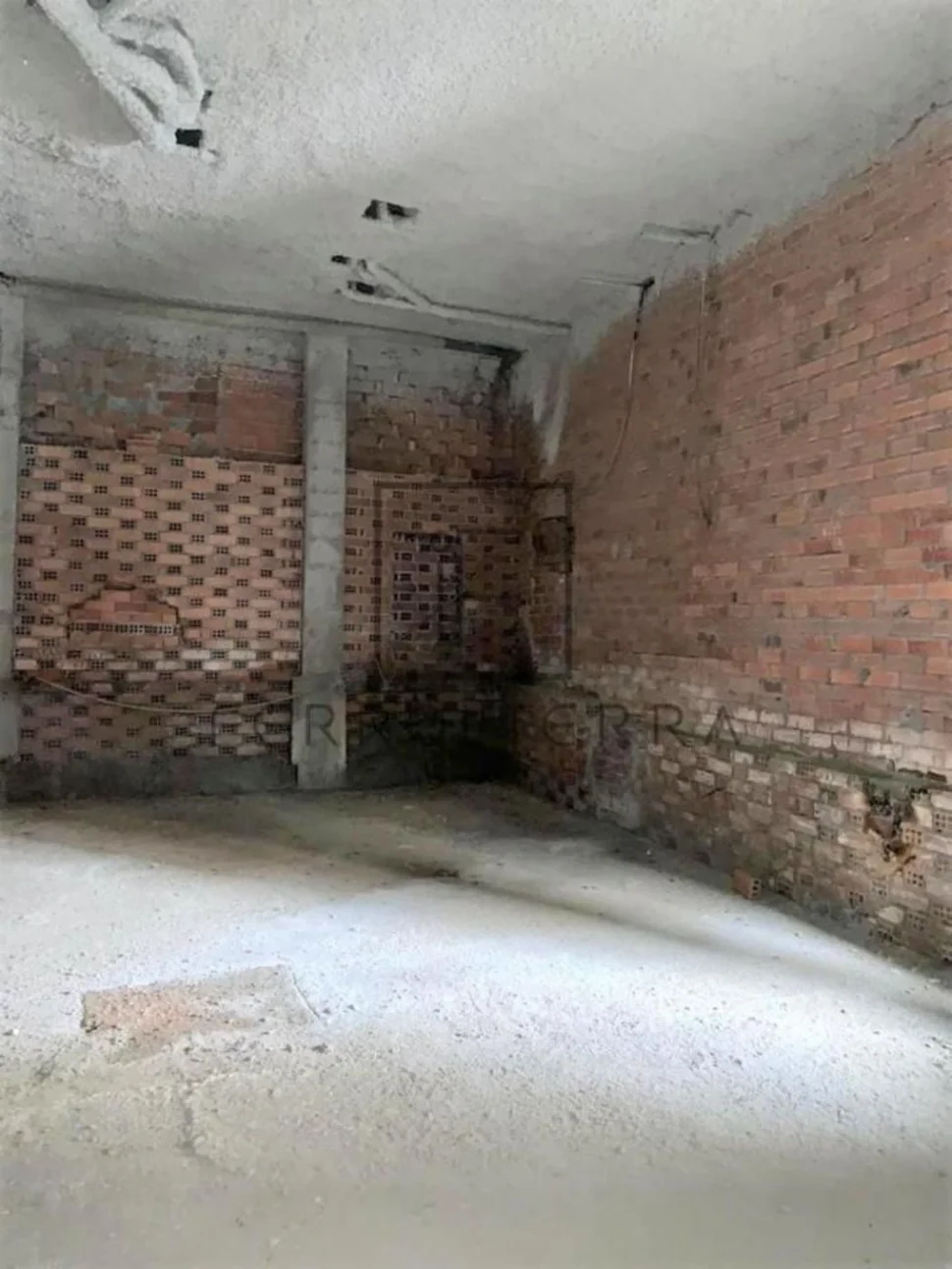 Se vende bajo comercial en esteiro, ferrol