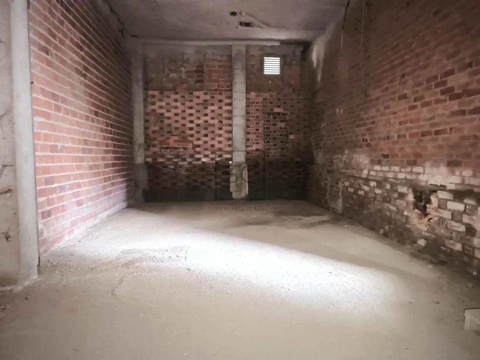 Se vende bajo comercial en esteiro, ferrol