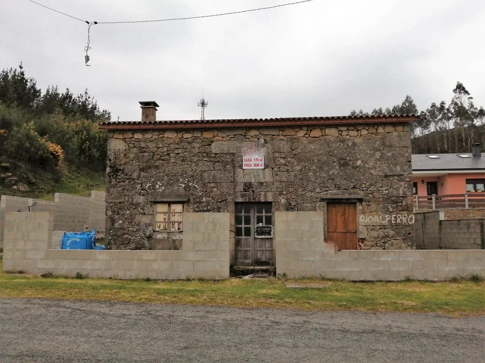 Casa de piedra para restaurar y con finca en san sadurnino, san sadurniño