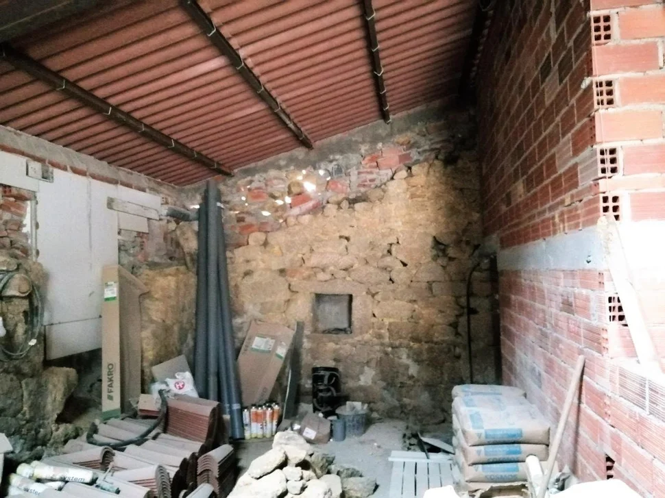 Casa de piedra para restaurar y con finca en san sadurnino, san sadurniño