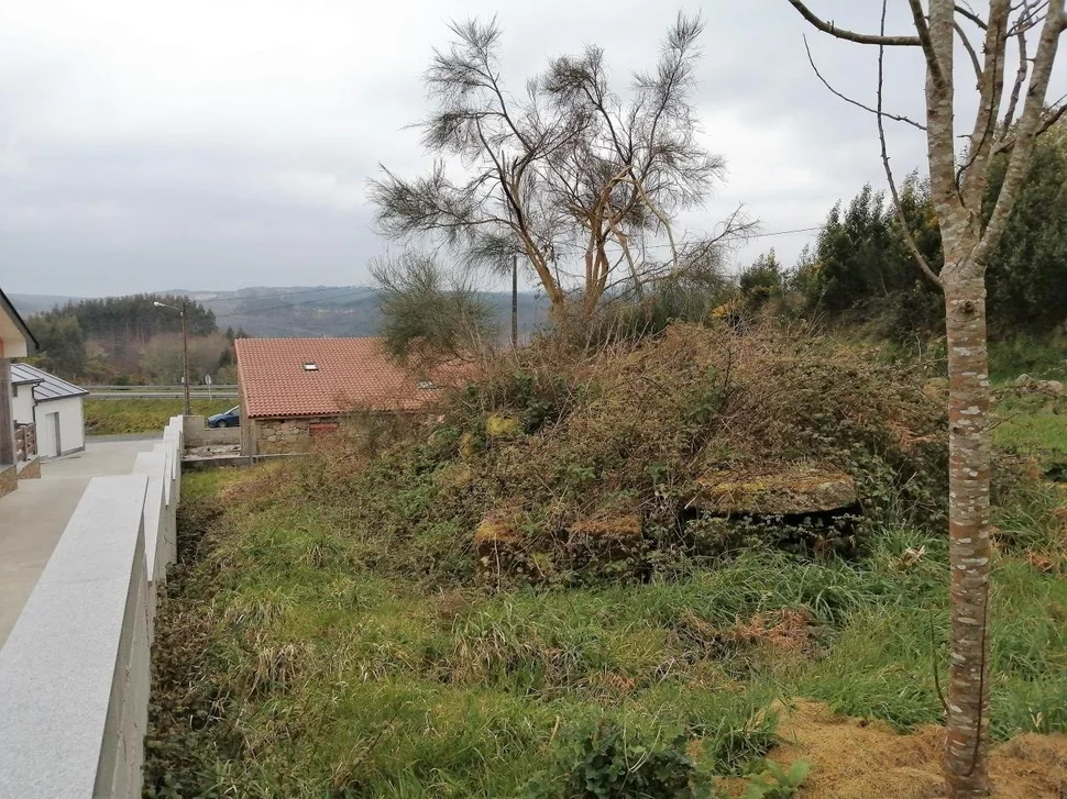 Casa de piedra para restaurar y con finca en san sadurnino, san sadurniño