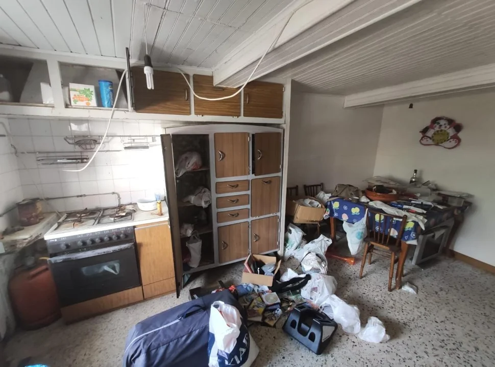 Se vende casa pareada para reformar en neda, neda