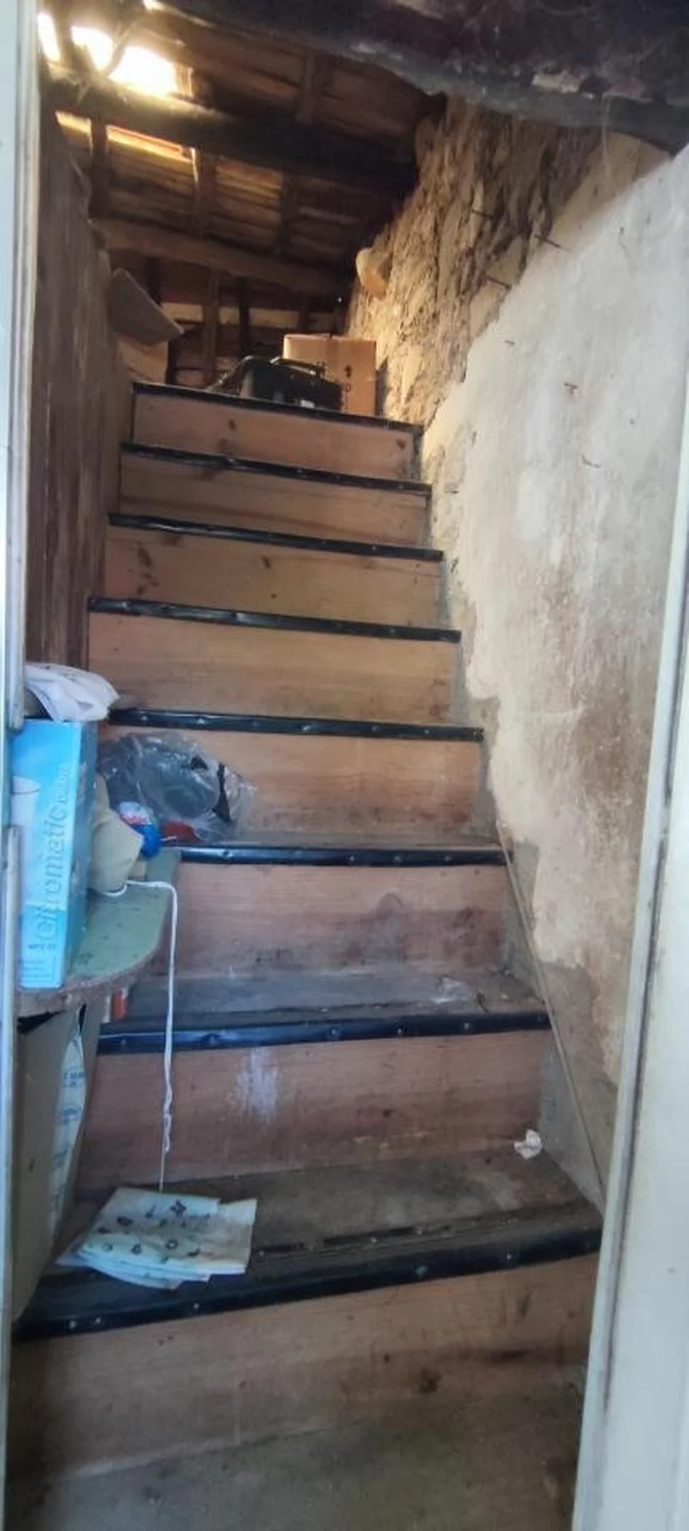 Se vende casa pareada para reformar en neda, neda