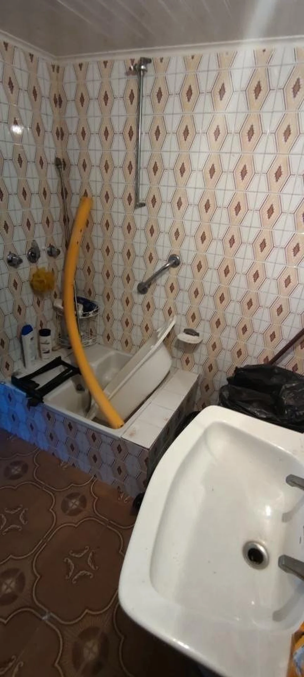 Se vende casa pareada para reformar en neda, neda